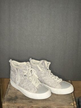 Women’s Converse High-Top Casual Sneakers in Light Gray